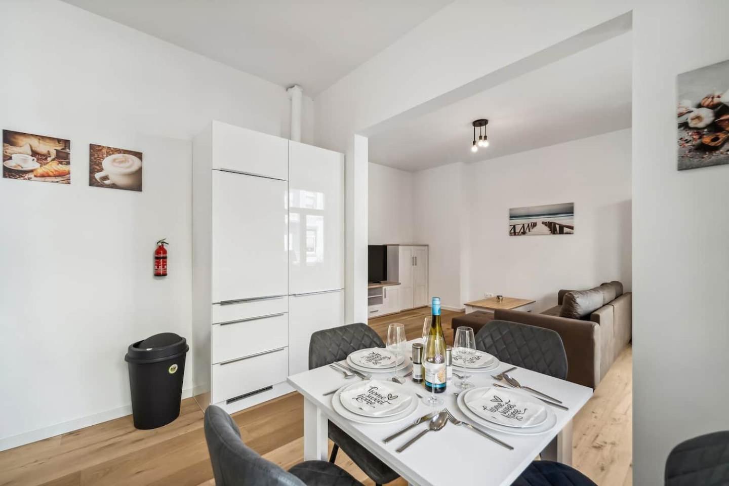 Infinity Stay Ferienapartments Rheinstrasse Wilhelmshaven Exterior foto